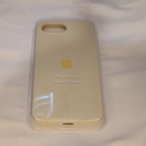 Apple iPhone 16E Silicone Case - Light Cream
